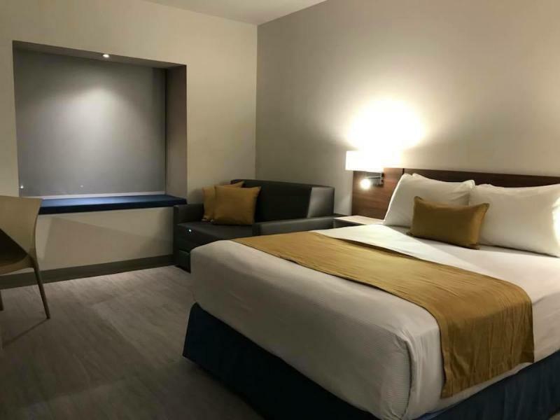 Microtel Inn & Suites By Wyndham Irapuato Exterior photo