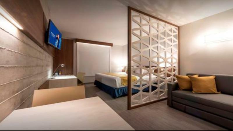 Microtel Inn & Suites By Wyndham Irapuato Exterior photo