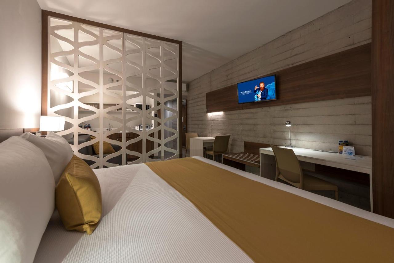 Microtel Inn & Suites By Wyndham Irapuato Exterior photo